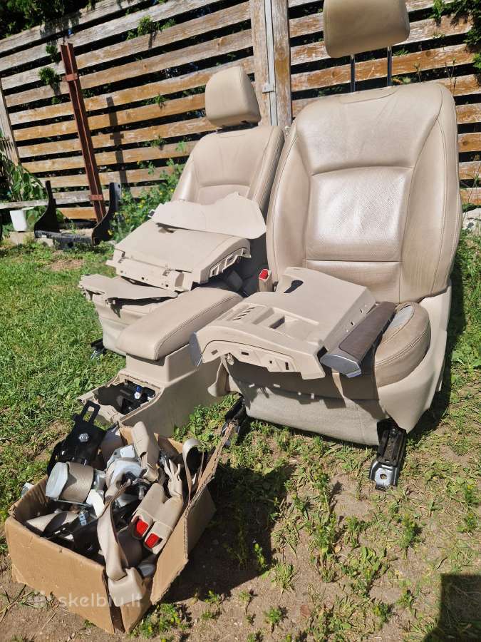 Subaru outback salonas