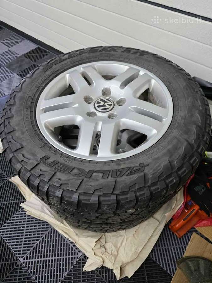 VW Touareg Ratlankiai su purvo padangom R18 5x130