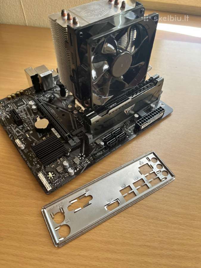 I5-10400 + Gigabyte H410m + 32 GB 3200mhz