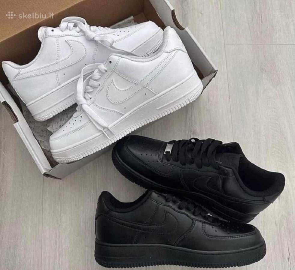 Įvairių spalvų Nike Airforce 1 Batai.