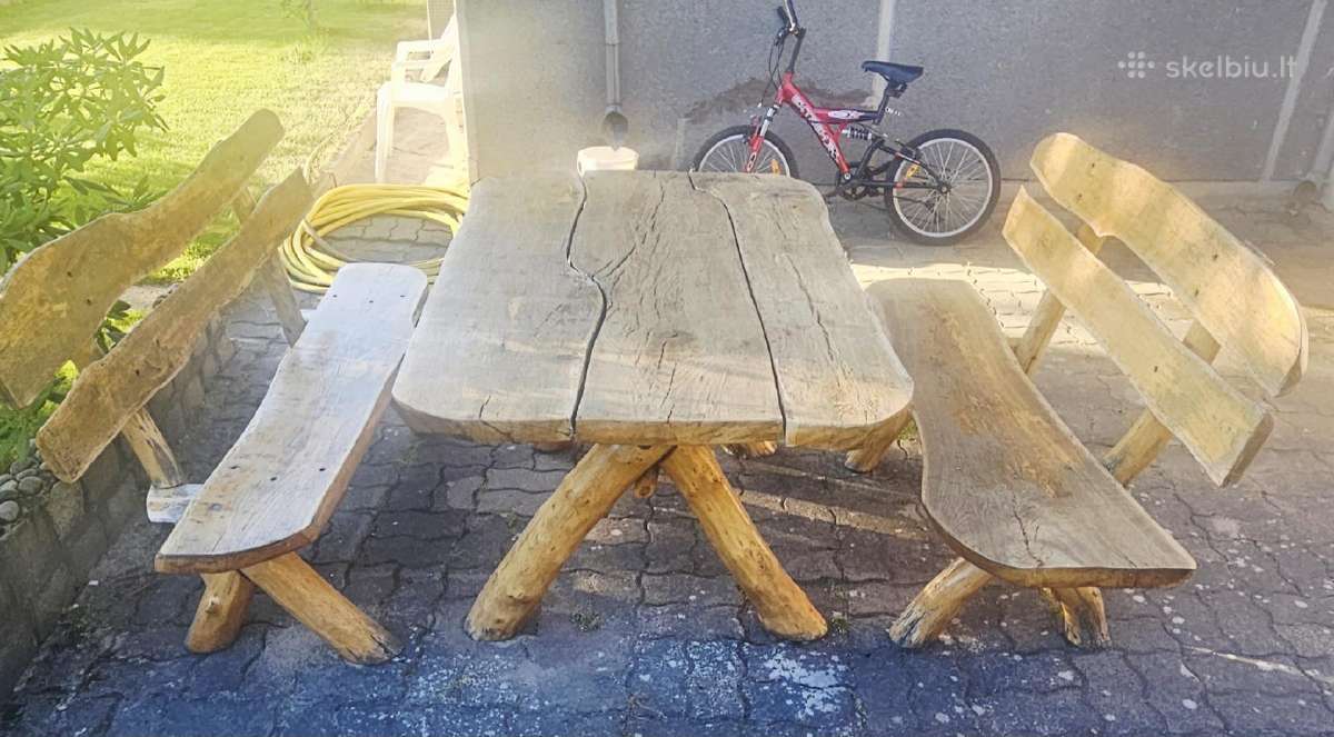 Ranku darbo mediniai lauko baldai