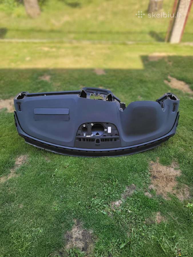 Volvo XC 40 priekinė panelė
