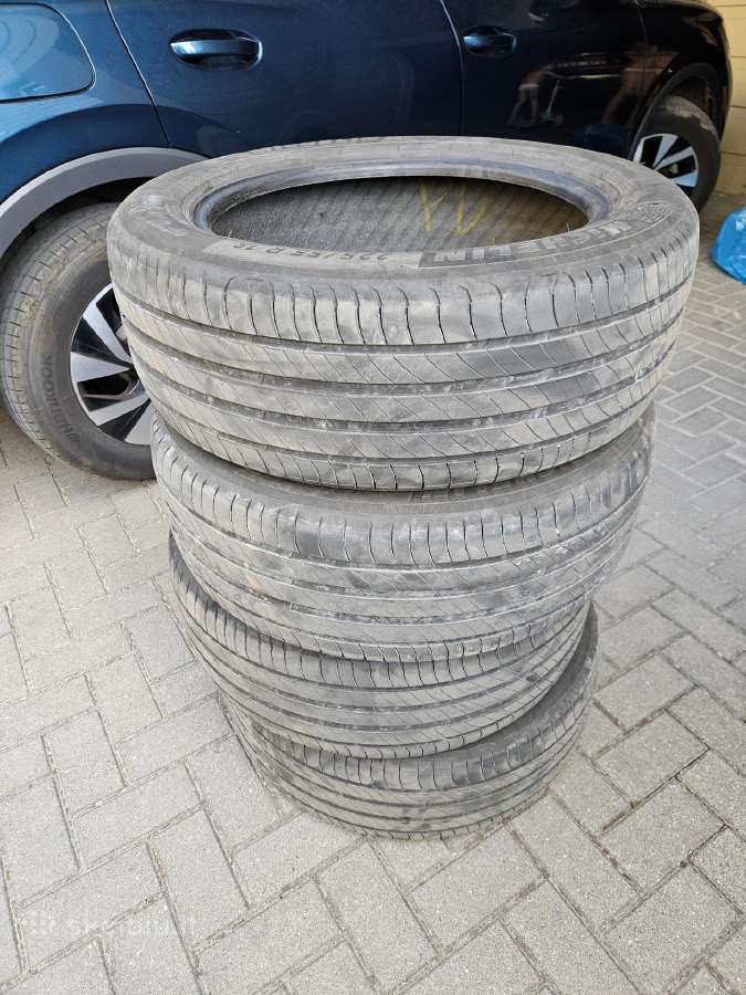 4 Mishelin 225/55 R 18 padangų komplektas