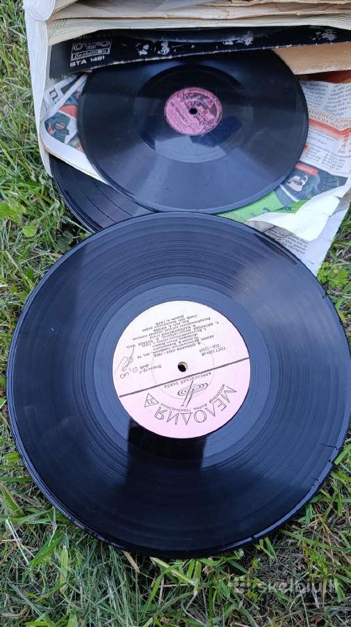 Vinilinės plokštelės apie 25vnt
