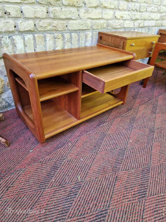Vintažiniai mid century tikmedžio staliukai - nuotraukos Nr. 3