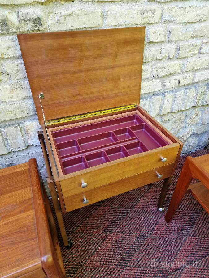 Vintažiniai mid century tikmedžio staliukai - nuotraukos Nr. 9