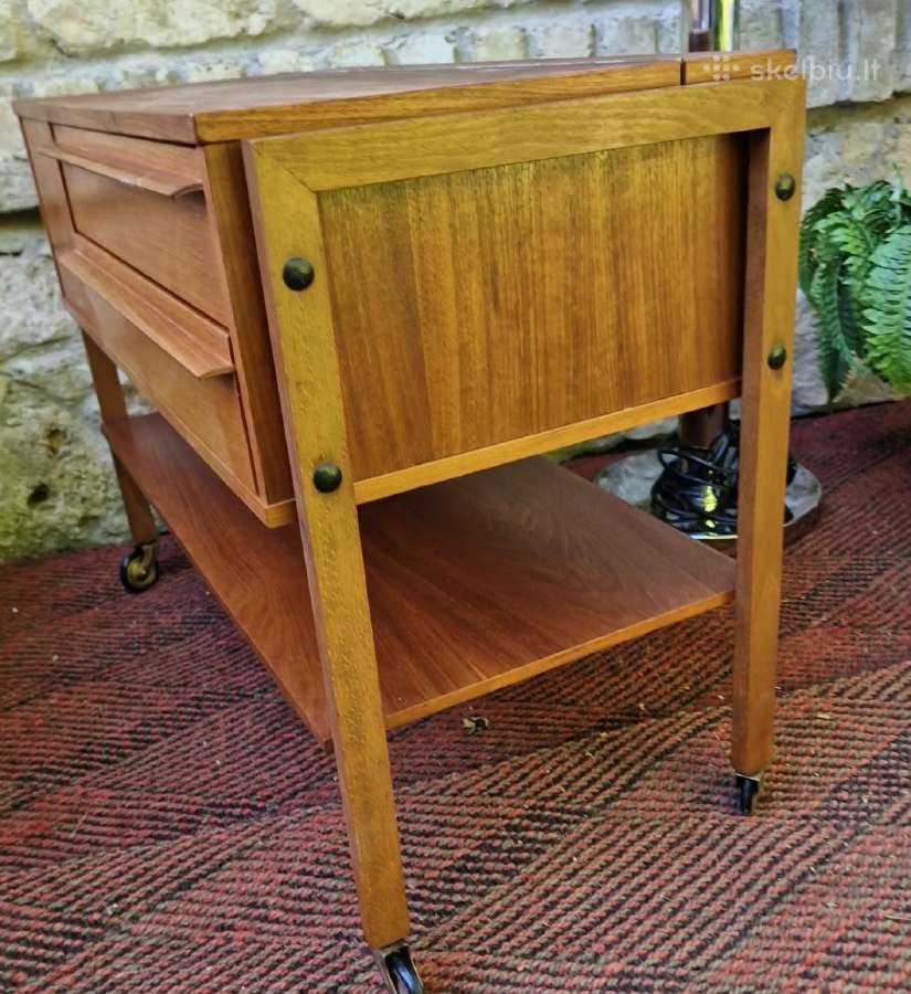 Vintažiniai mid century tikmedžio staliukai - nuotraukos Nr. 25
