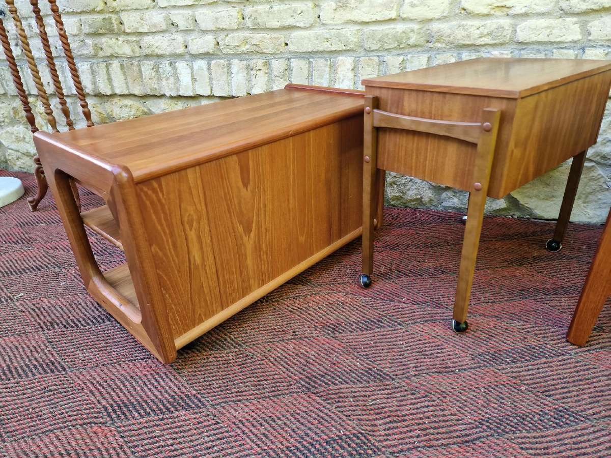 Vintažiniai mid century tikmedžio staliukai - nuotraukos Nr. 31