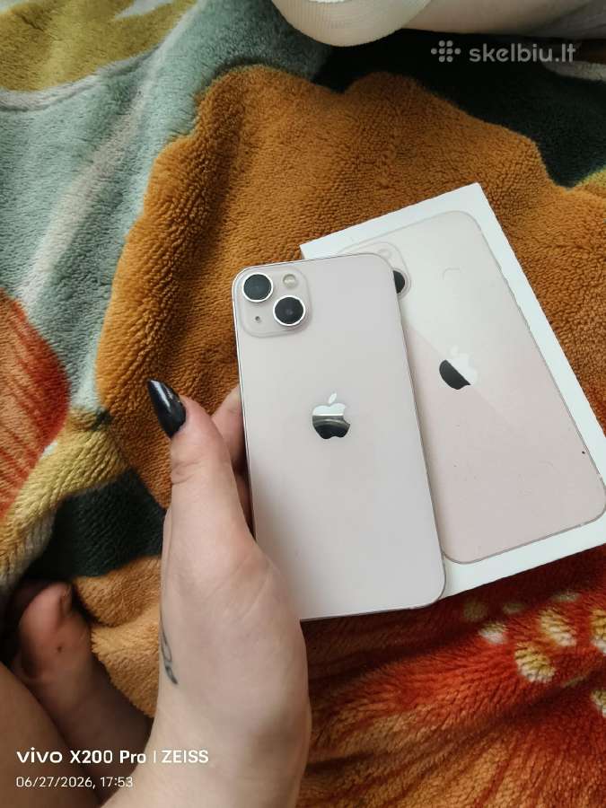 iPhone 13 pink