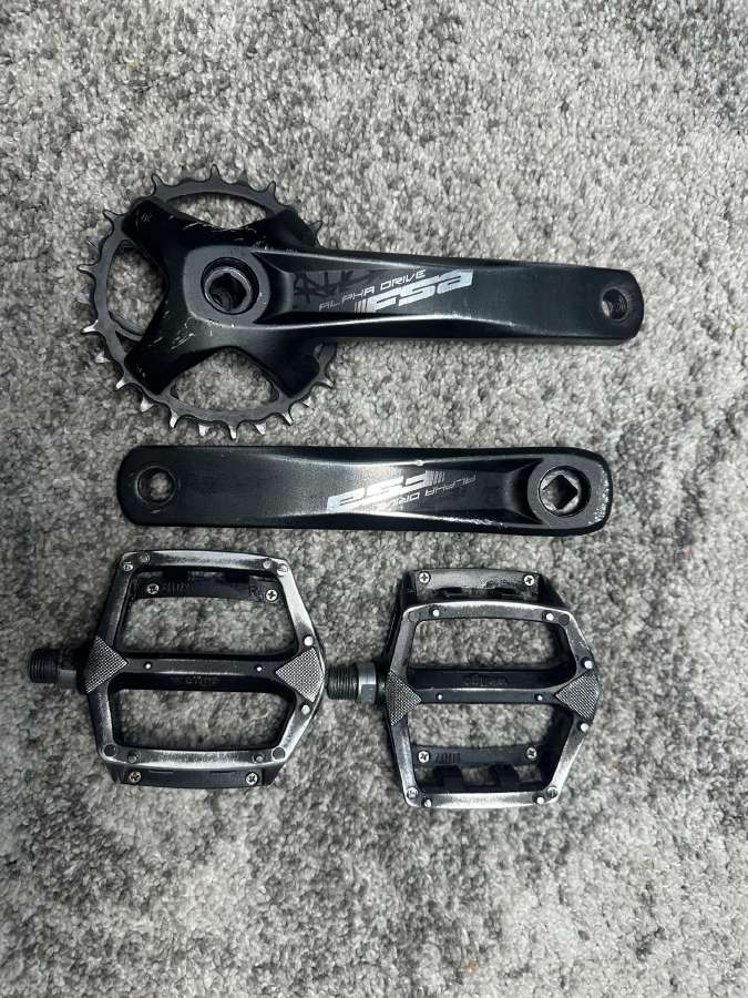 Fsa Alpha drive+pedalai