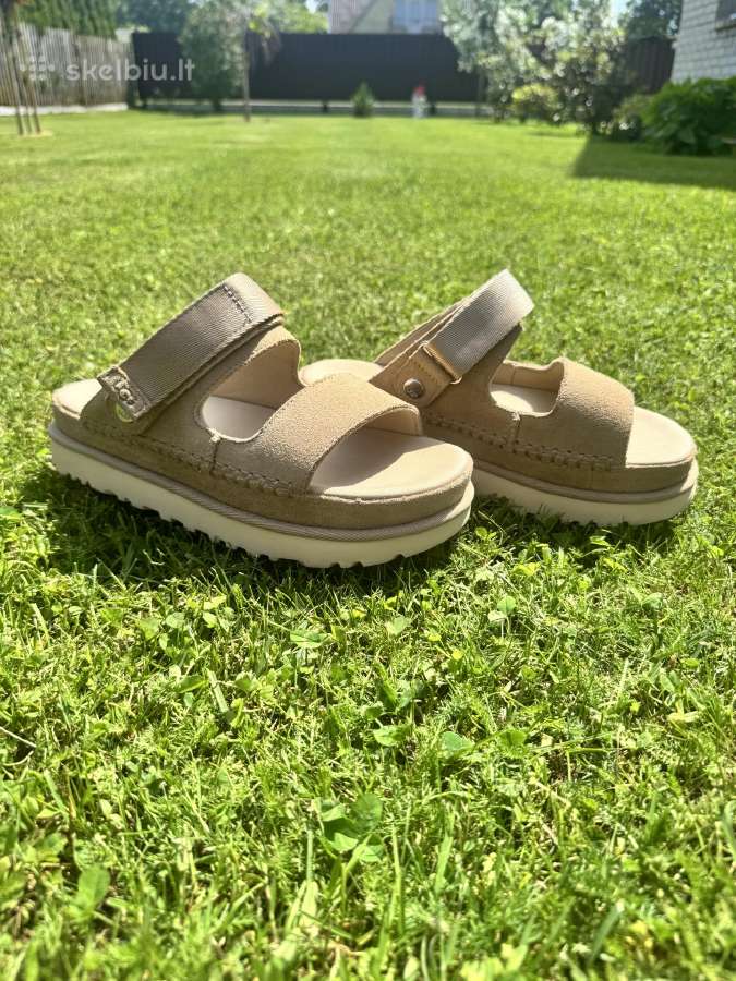 Ugg sandalai