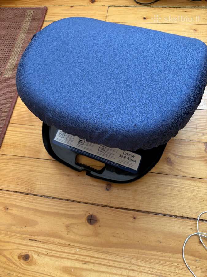 Uneasy Seat Assist – pagalvė, padedanti atsistoti