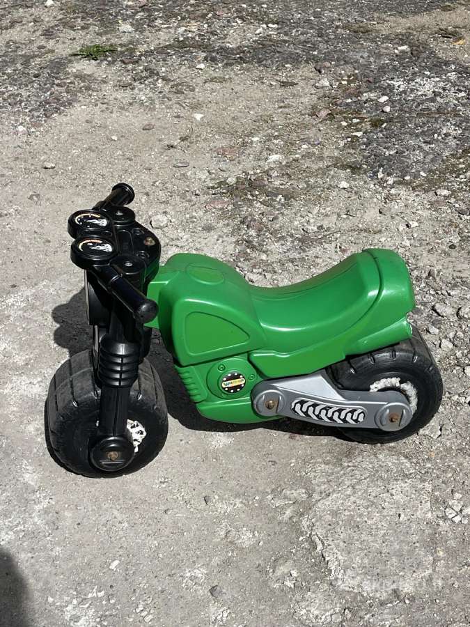 Vaikiškas balansinis motociklas (stumdukas)