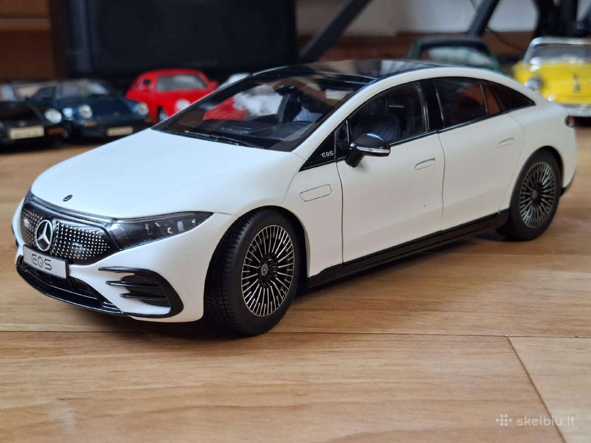 1:18 dilerinis Mercedes Eqs