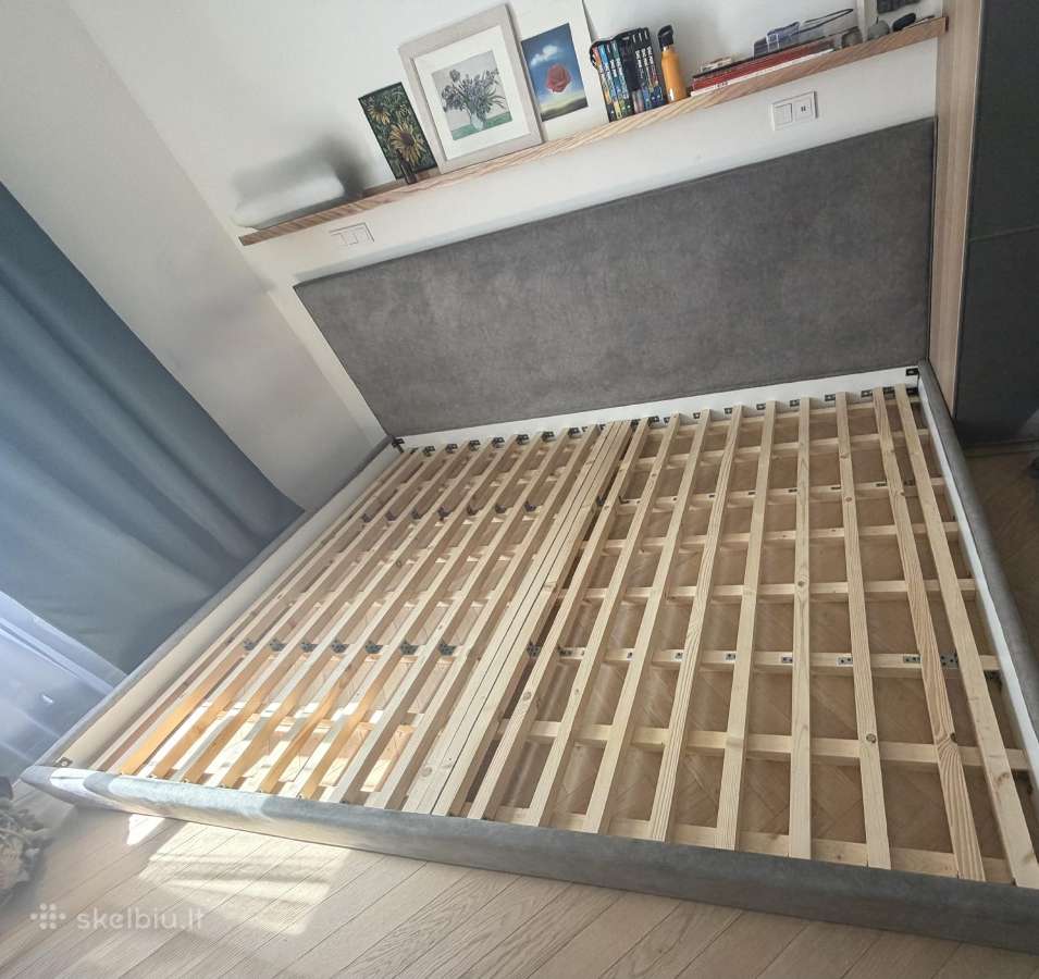 Labai didelė keturvietė lova 300x200
