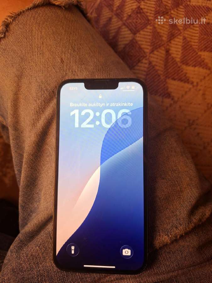 iPhone 13