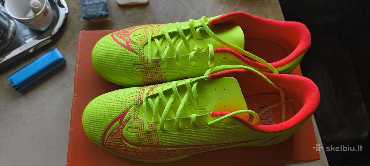 Nike 43 dydis Geltona