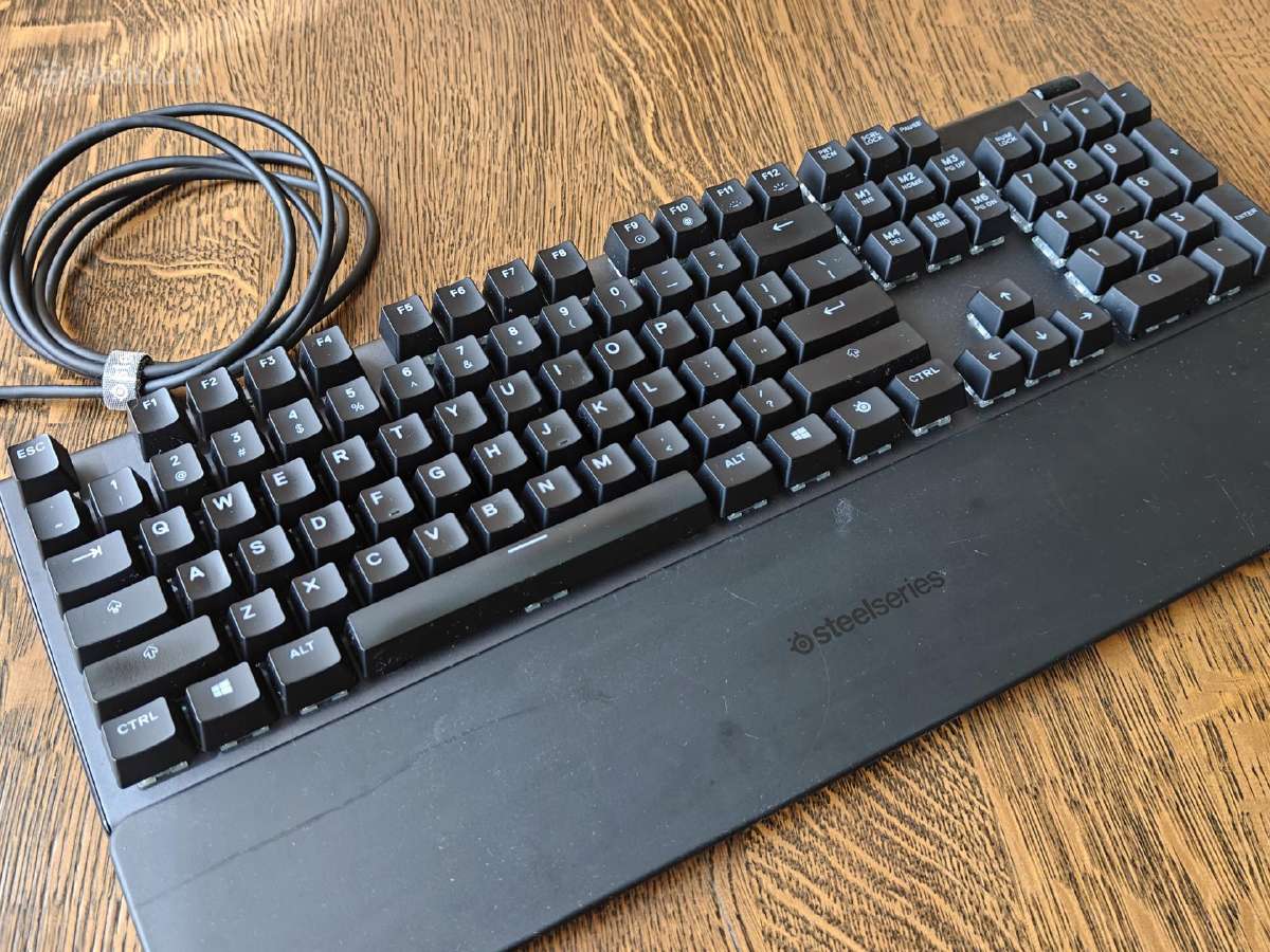 Skubiai Steelseries apex 5
