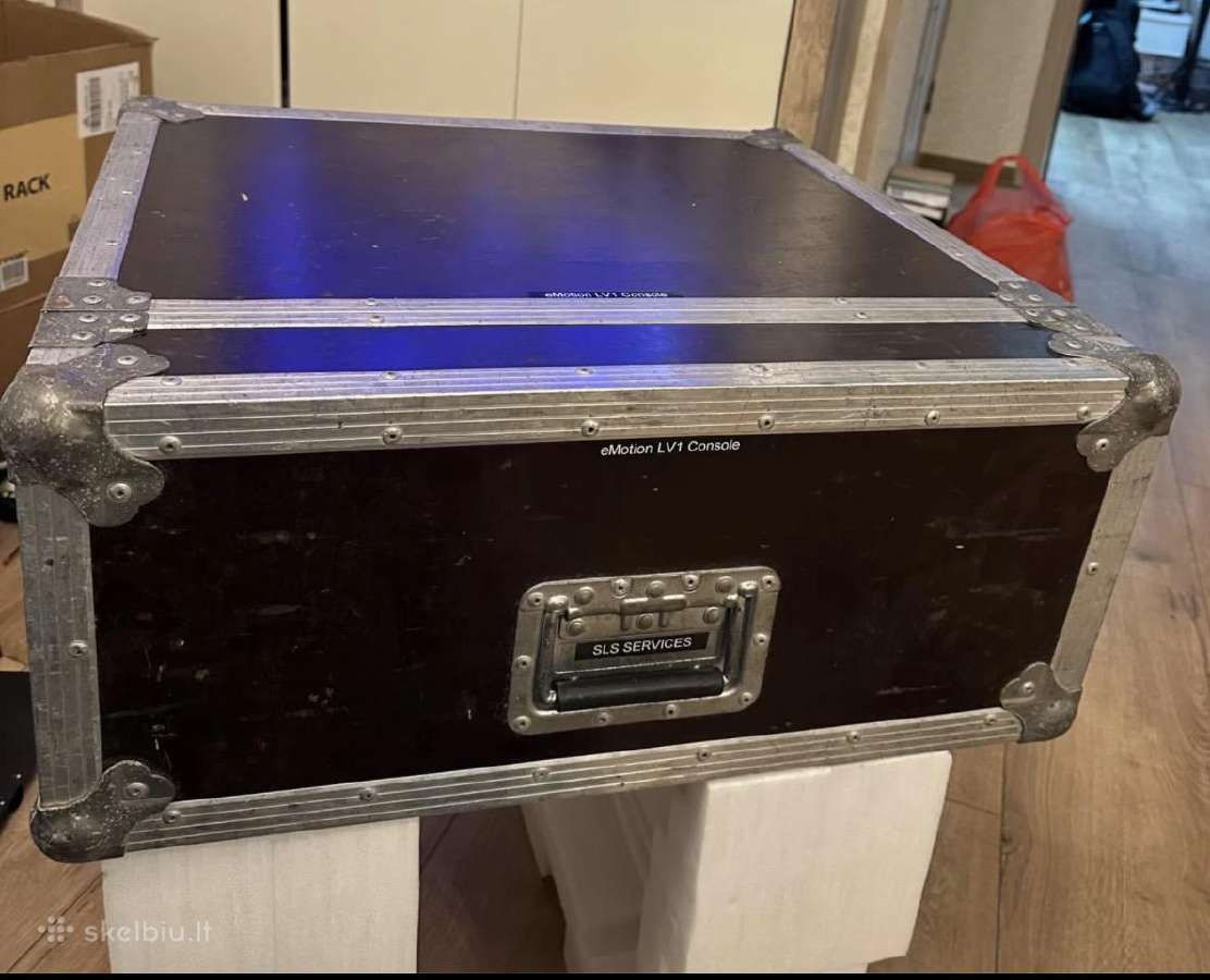 Parduodu case