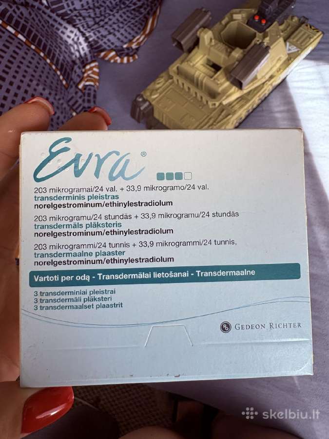 Evra transderminos pleistras