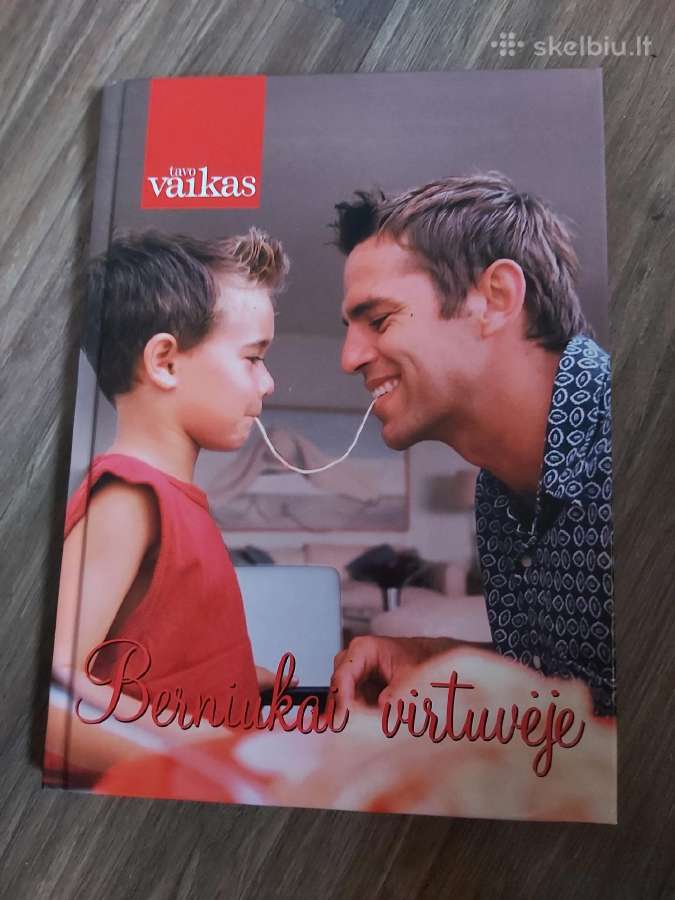 Berniukas virtuvėje