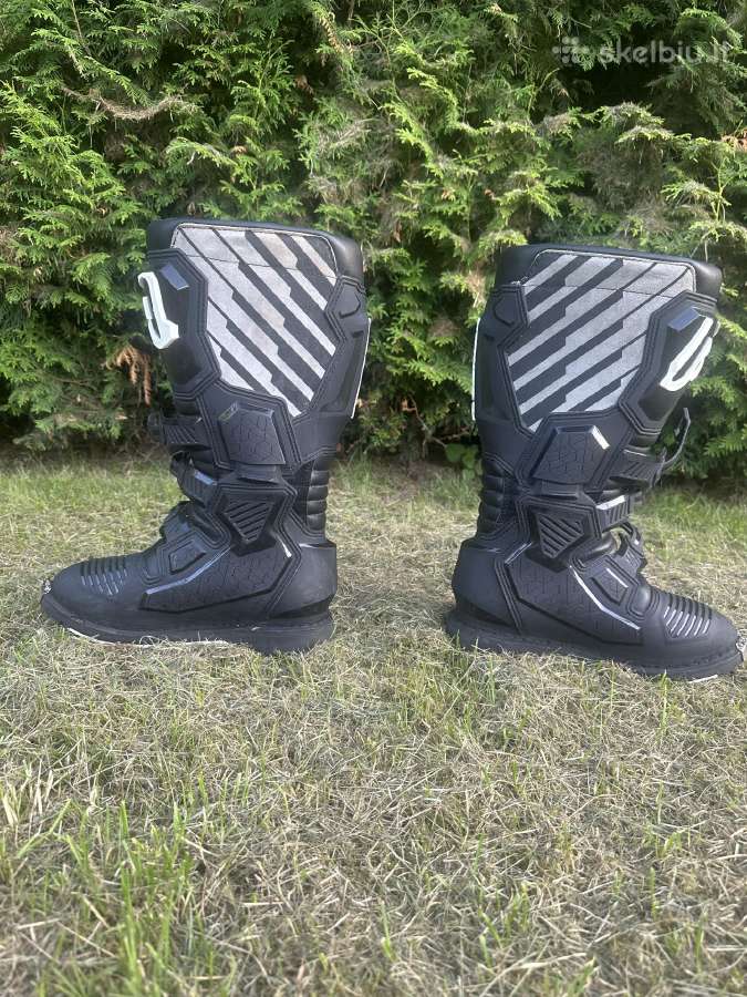Acerbis batai 44 dydis