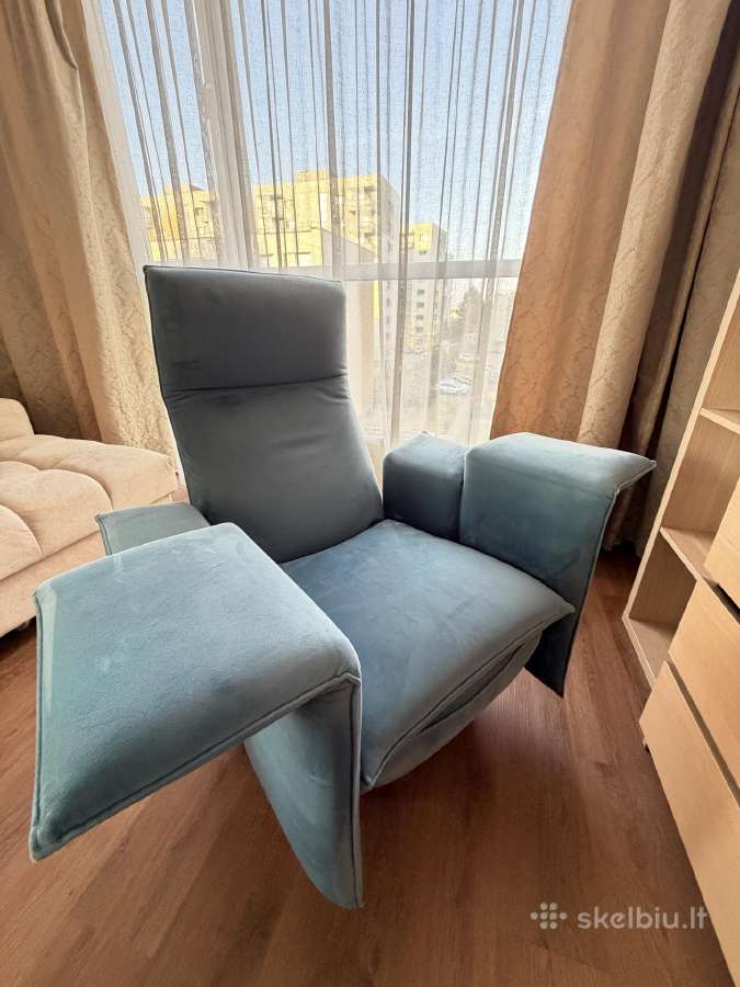 Mėlynas išskleidžiamas fotelis