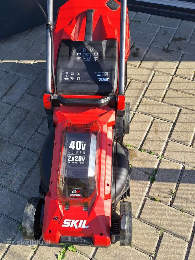 Parduodama akumuliatorinė Skil žoliapjovė