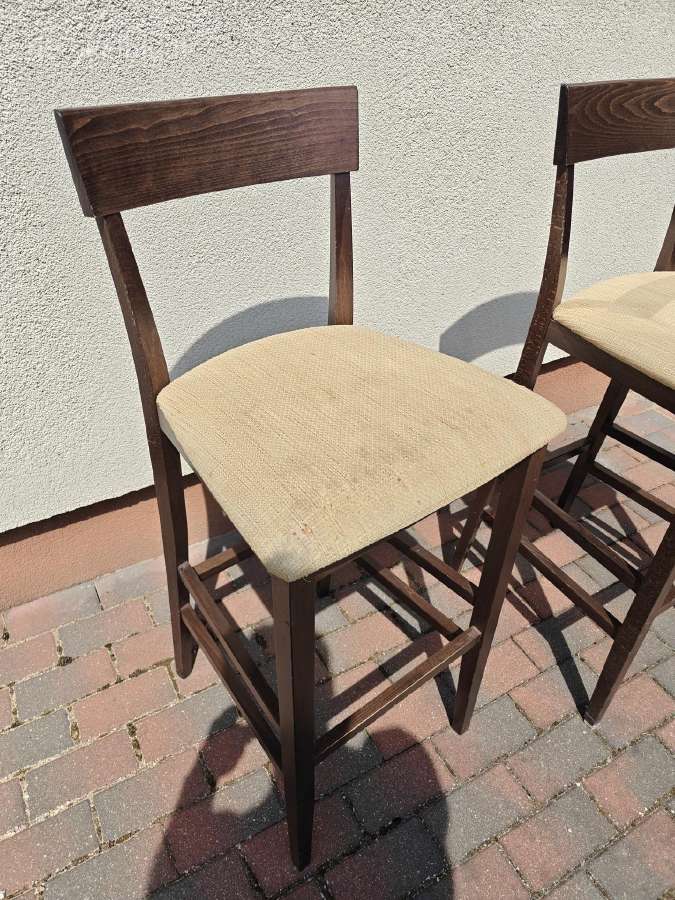 Parduodamos 2 kokybiškos medinės baro kėdės - nuotraukos Nr. 4