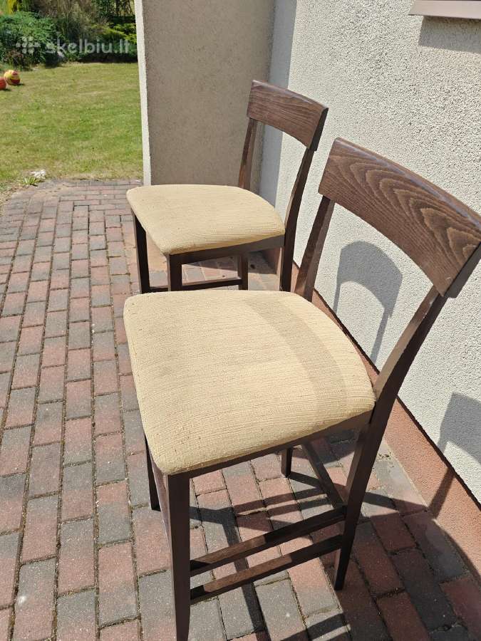 Parduodamos 2 kokybiškos medinės baro kėdės - nuotraukos Nr. 7