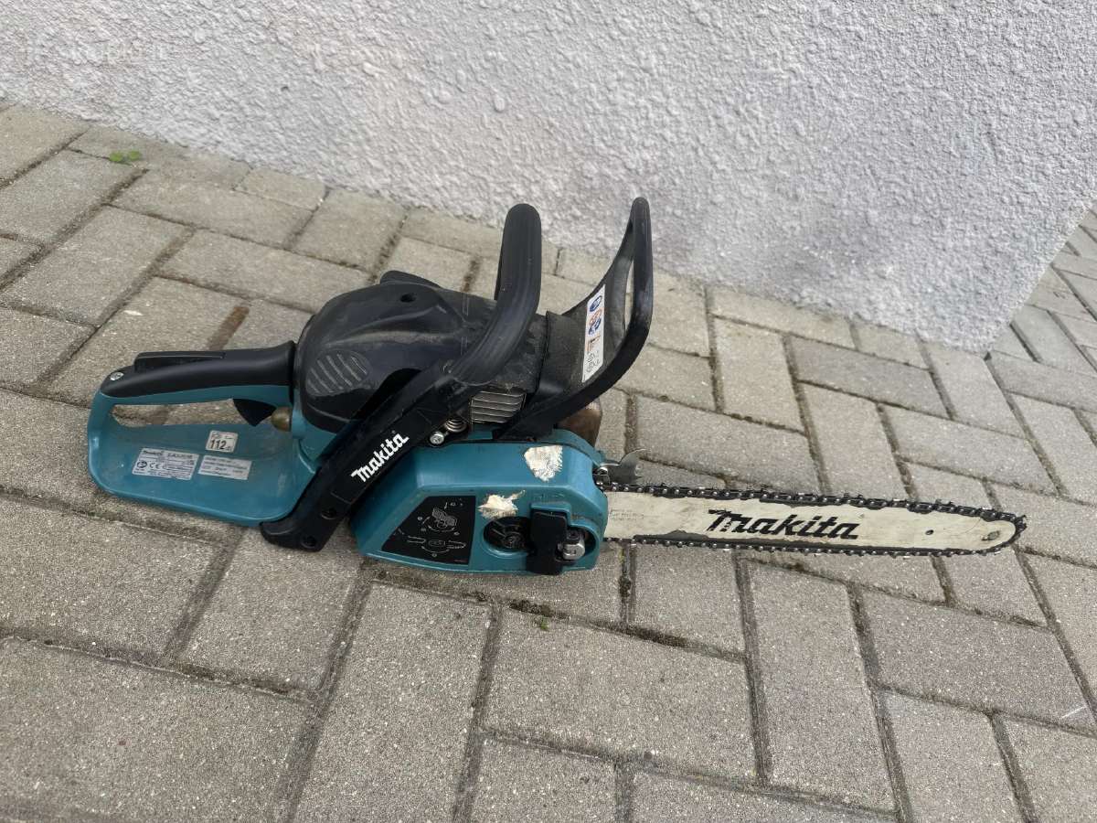 Makita Ea3201s benzininis pjūklas