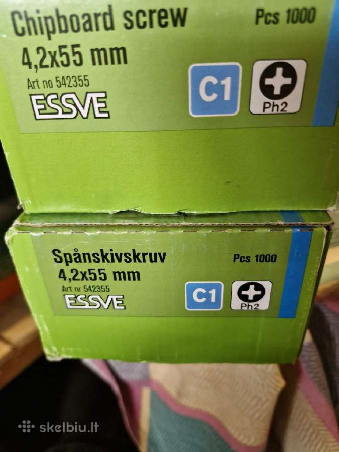 Juostiniai varžtai į medį