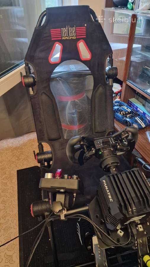 Next level racing f-GT lite cockpit