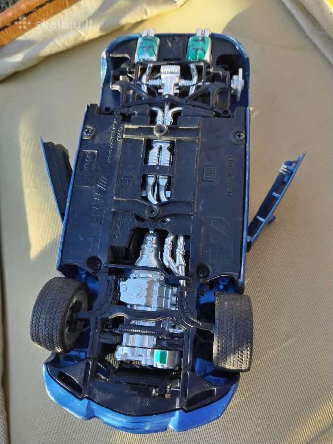 Didelis automobilio modeliukas - nuotraukos Nr. 4