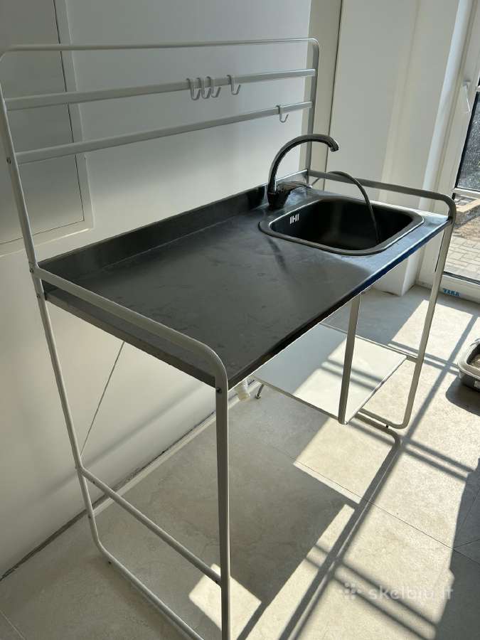 Parduodama Ikea Sunnersta virtuvėlė