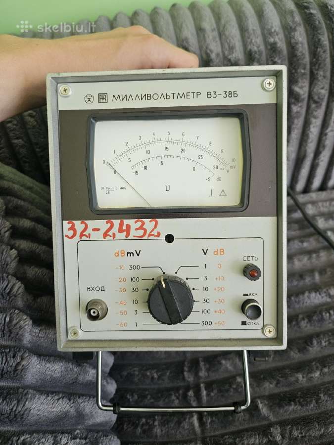 (v3-38b) milivoltmetras