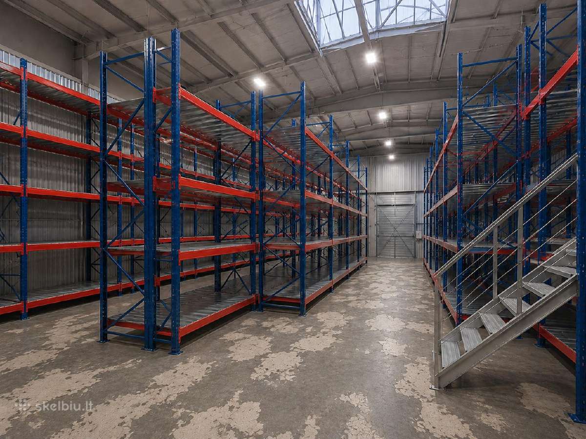 600m²sandėlis Kauno centre10m aukštis stelažai WC