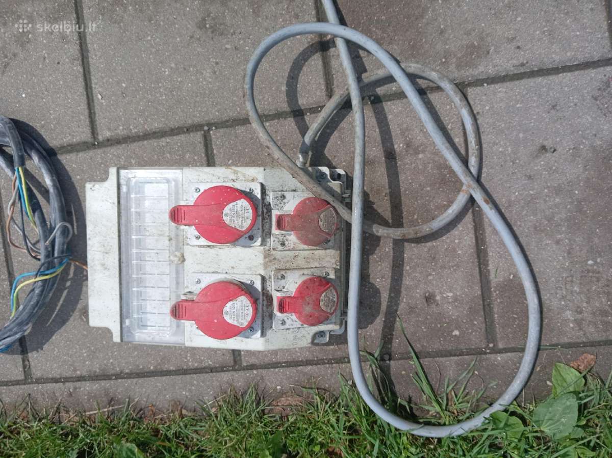 Trifazės 4 rozetė su kabeliu