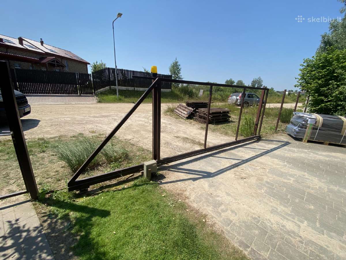 Stumdomi Vartai su varteliais