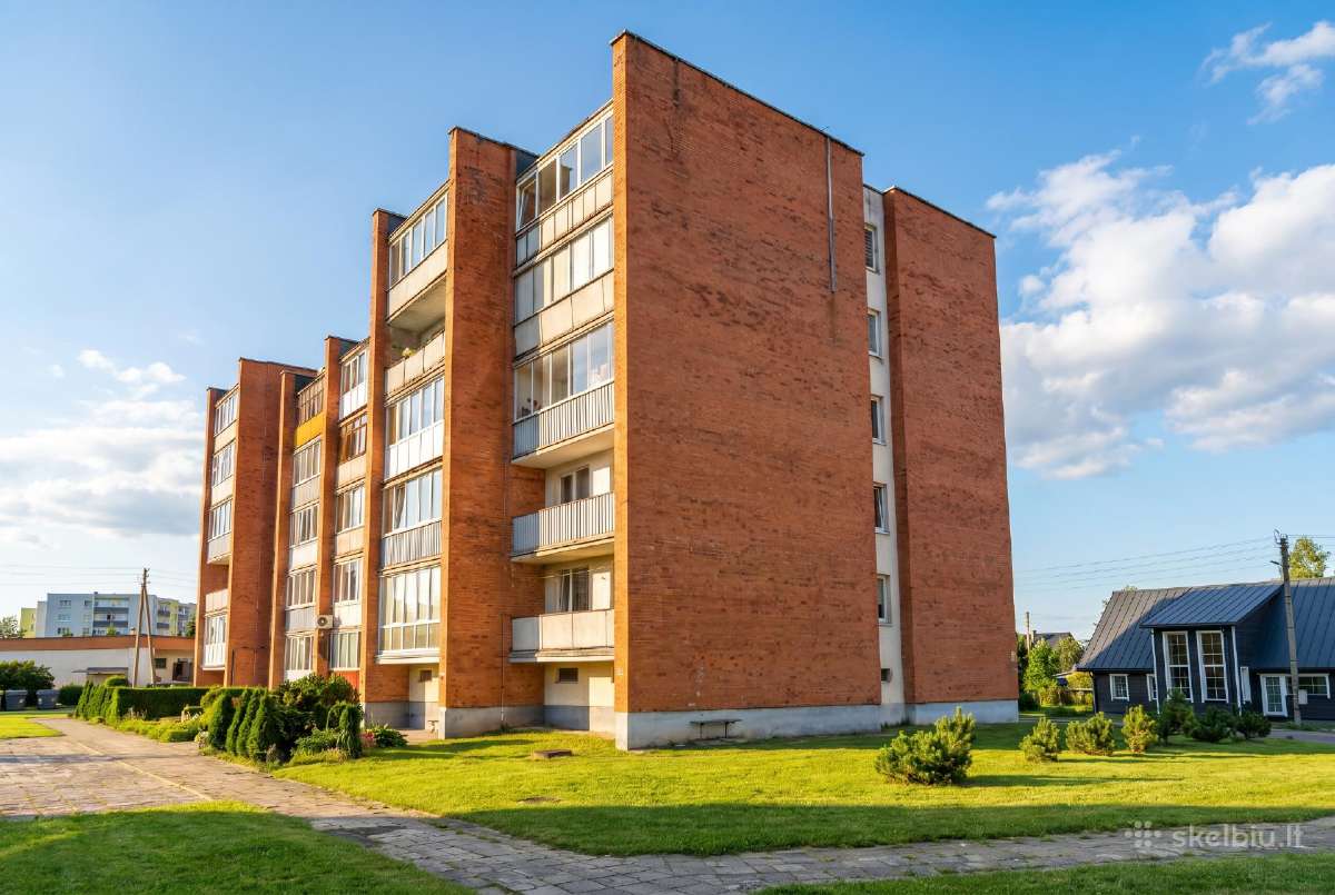 2 kambarių butas 3 aukšte!