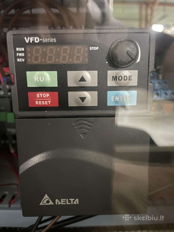 Delta trifazis dažnio keitiklis 0,4kw