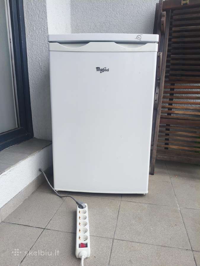 Vertikalus šaldiklis Whirlpool