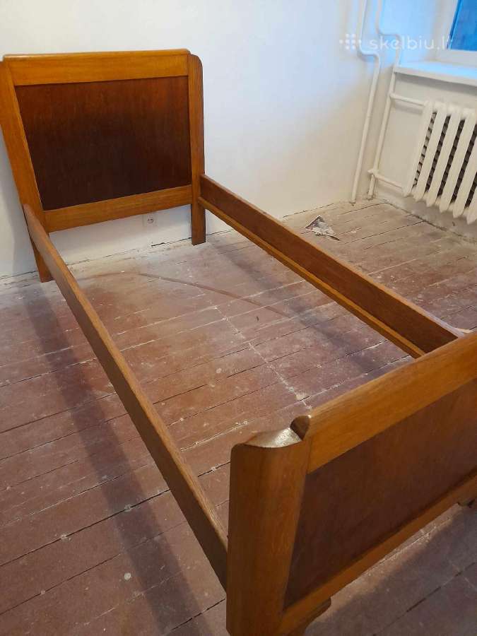 Medinė viengulė lova