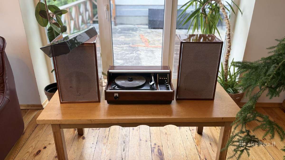 Vega-101 stereo patefonas su kolonėlėmis 10 Mac-1m