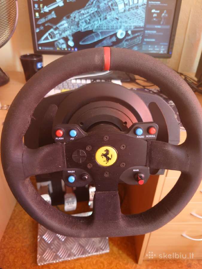 Thrustmaster T300 + T3pa Pro pedalai