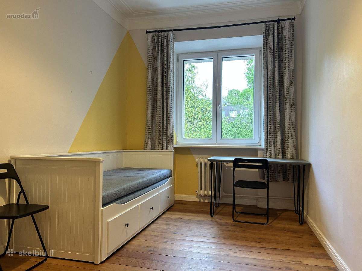 Ikea kušetė su stalčiais
