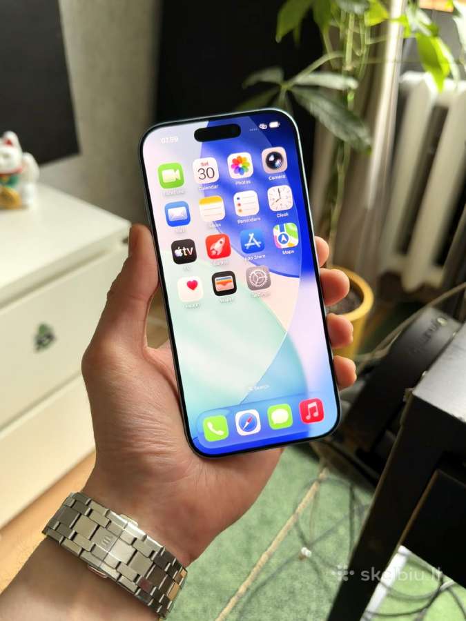 iPhone 17 Blue
