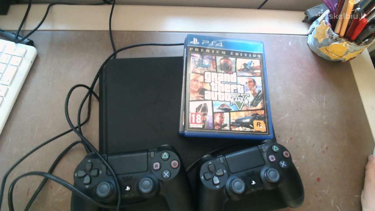 Ps4 su gta 5 ir need for speed