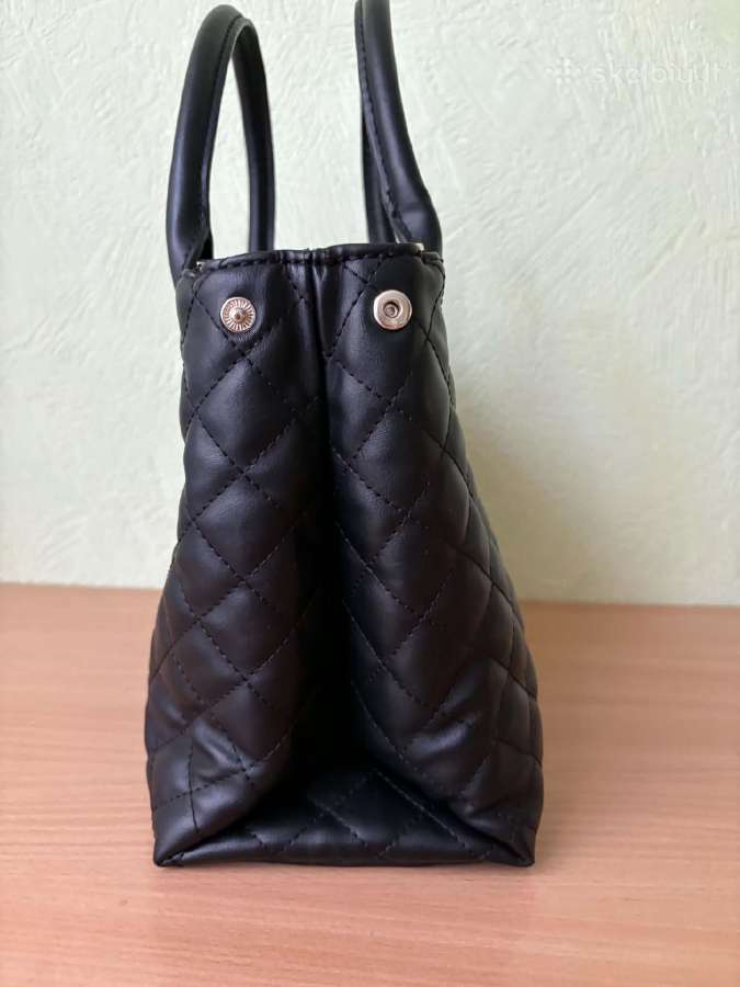 Guess Elliana juoda dygsniuota rankinė - nuotraukos Nr. 9