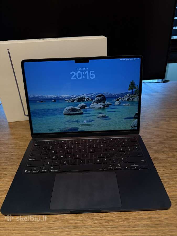 MacBook Air M4 13.6" (2025) 16gb RAM/256gb SSD Mid